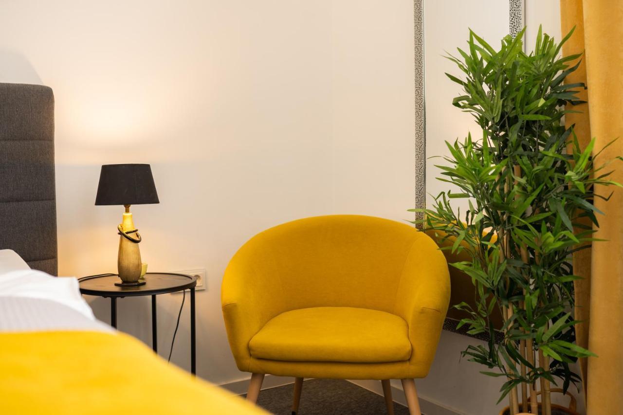 Elenas Rooms & Apartment Zagreb Bagian luar foto