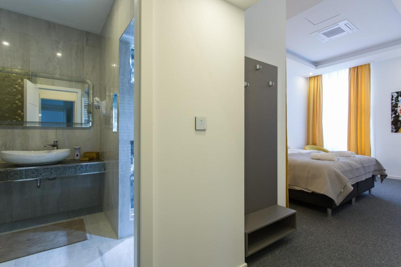 Elenas Rooms & Apartment Zagreb Bagian luar foto