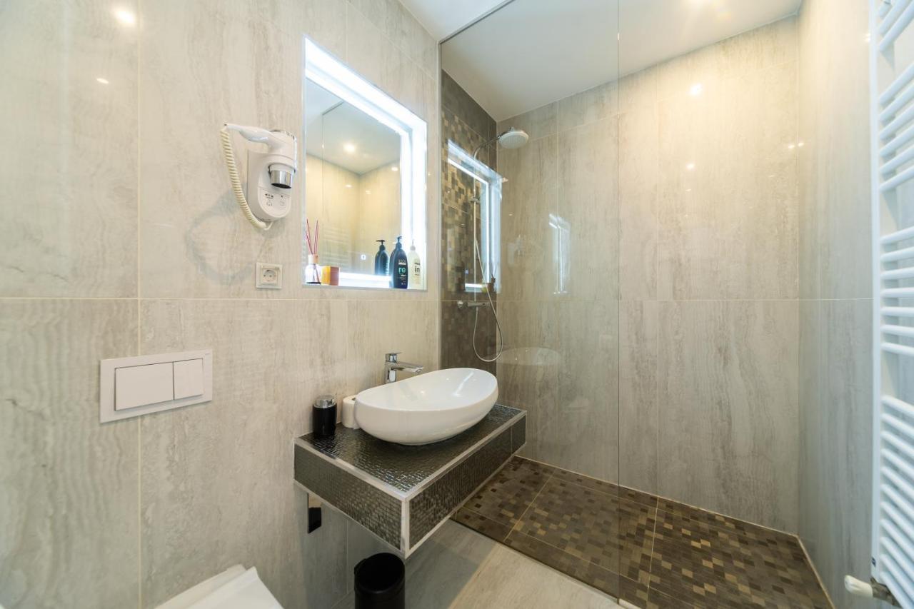 Elenas Rooms & Apartment Zagreb Bagian luar foto