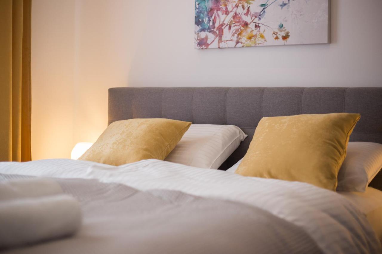 Elenas Rooms & Apartment Zagreb Bagian luar foto