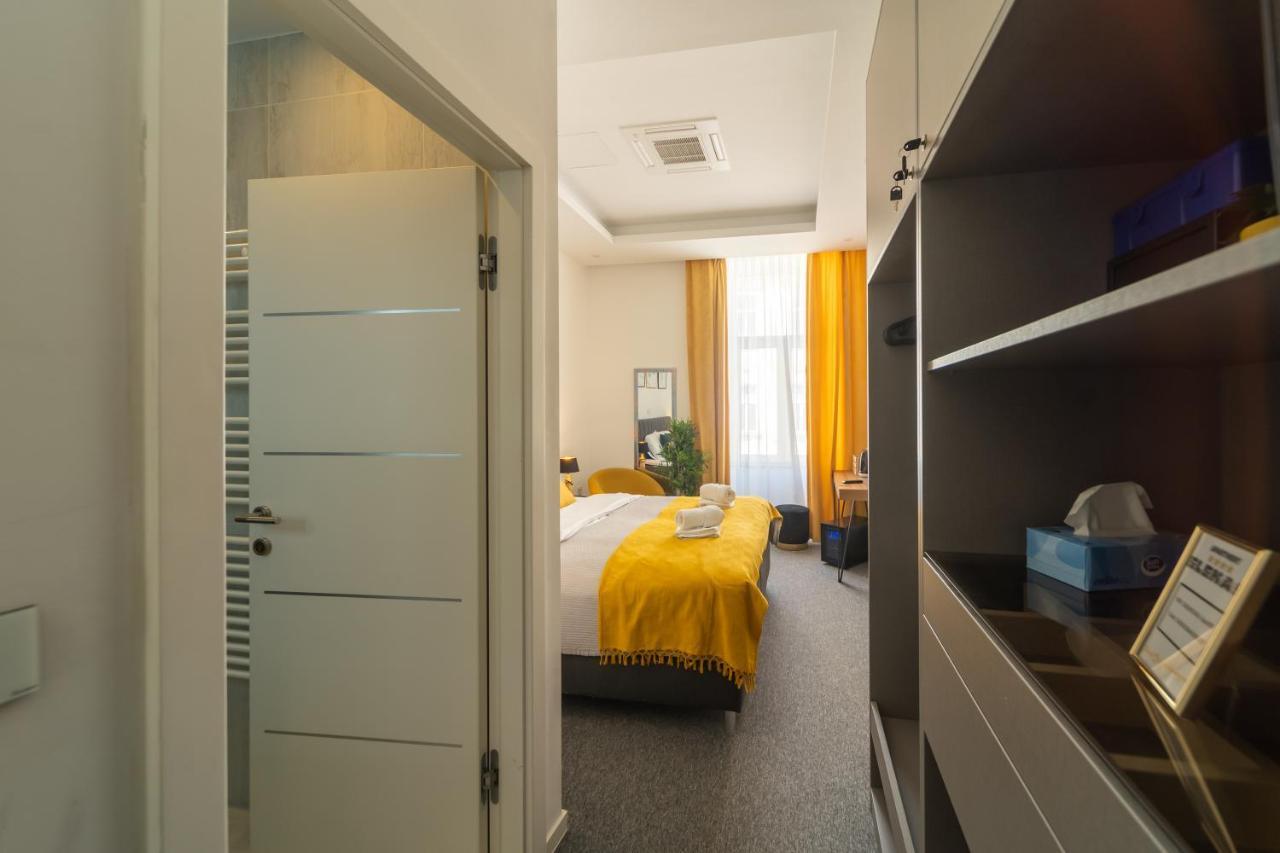 Elenas Rooms & Apartment Zagreb Bagian luar foto
