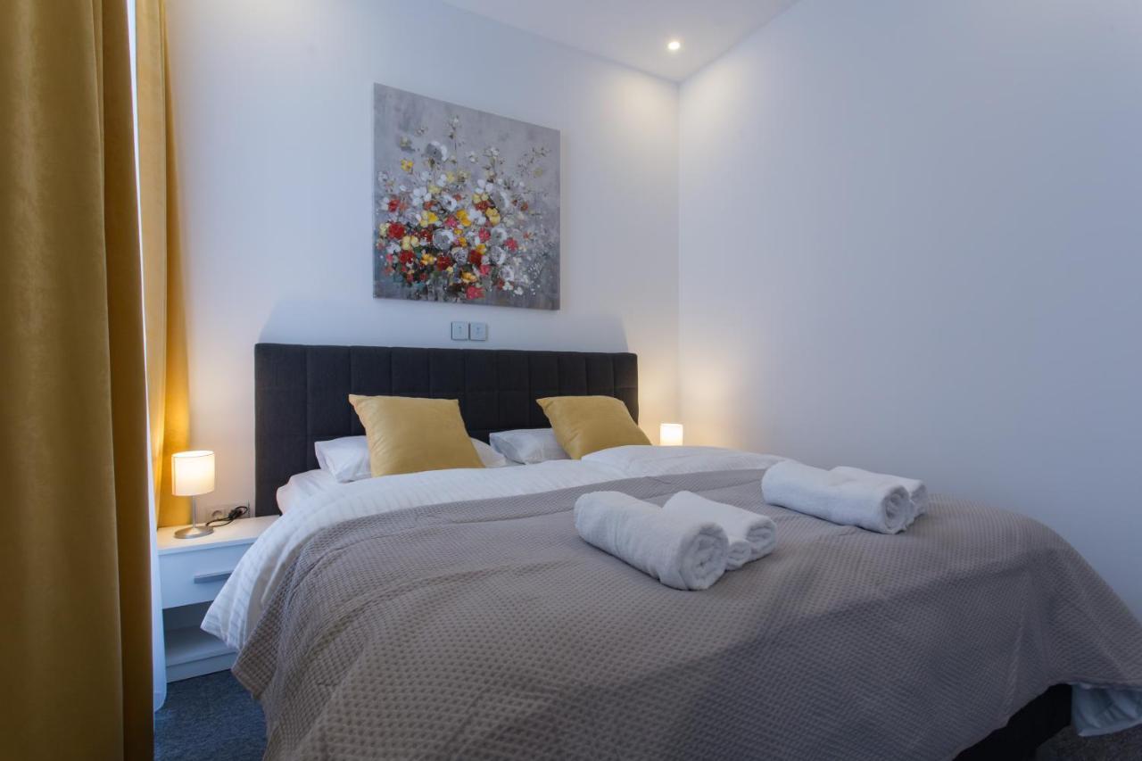 Elenas Rooms & Apartment Zagreb Bagian luar foto
